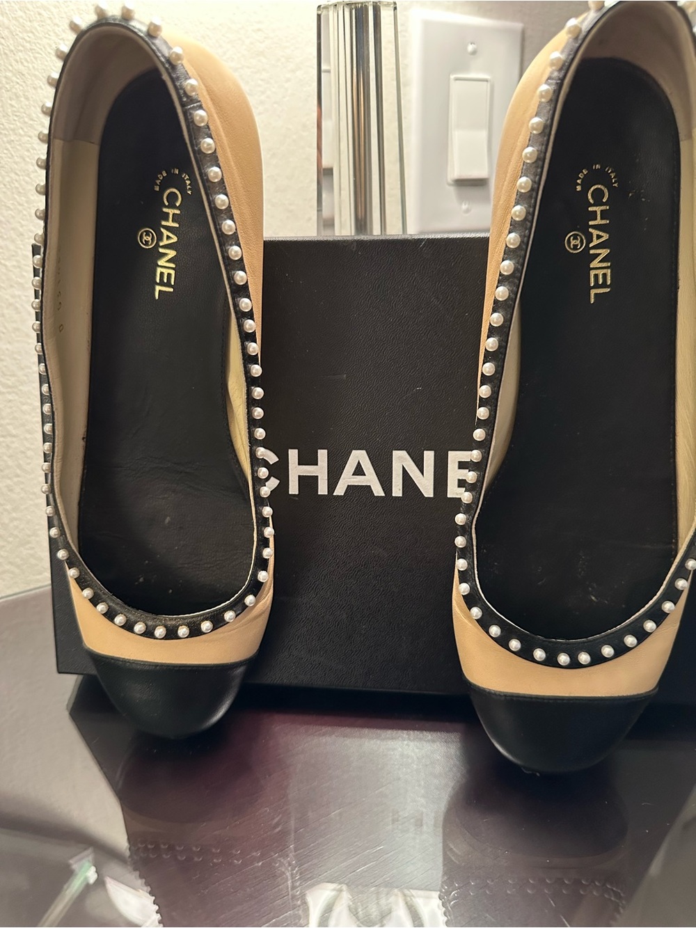 Chanel leather pearl ballet flats sz 38